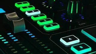 streamer-25-300x169-1